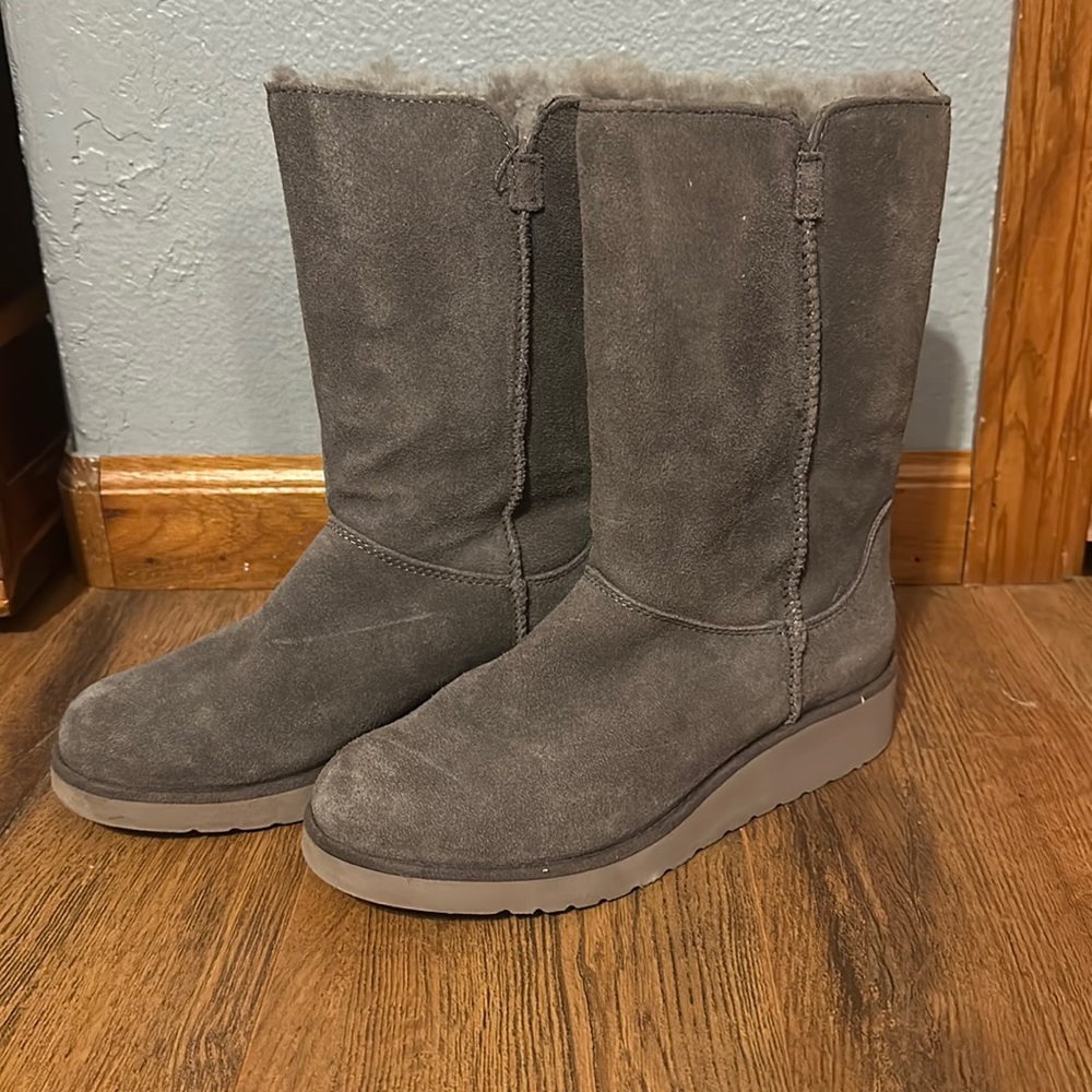 Grey kookaburra by uggs boot grey size 6